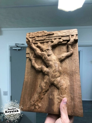 Relieve en madera de cedro. Diego Martín