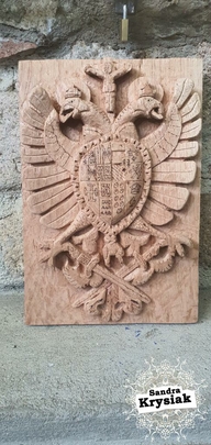 Escudo de armas en proceso. madera de cedro tropical. Alfonso.