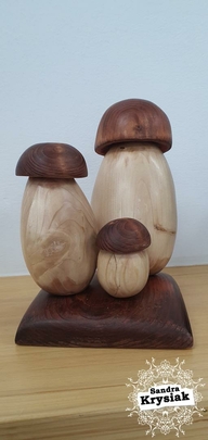Setas talladas en madera de tilo, policromadas. Rafael Orgaz.