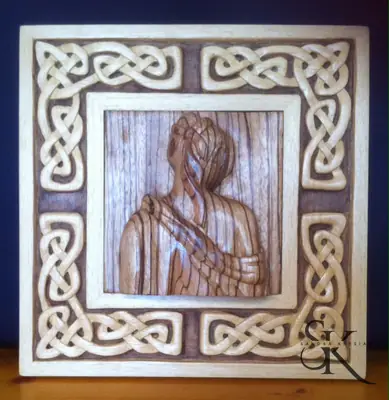 Retrato enmarcado con nudos entrelazados