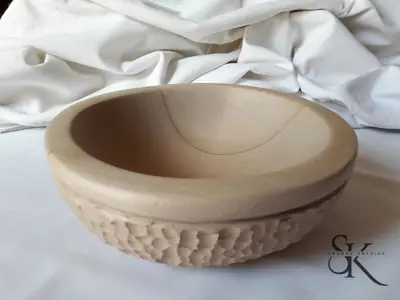 Cuenco claro con textura exterior