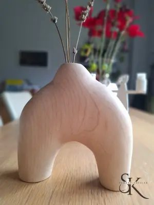 Forma clara con abertura en la base